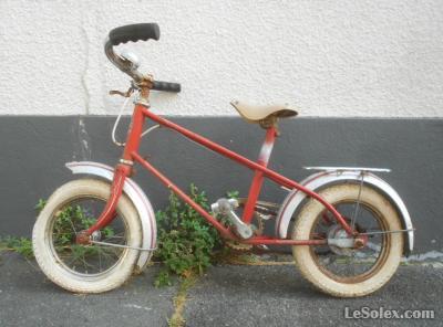 Vélo ancien enfant à restaurer
